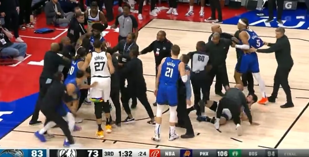 NBA本賽季最大的沖突！5人被森林狼魔術(shù)競(jìng)技場(chǎng)開(kāi)除