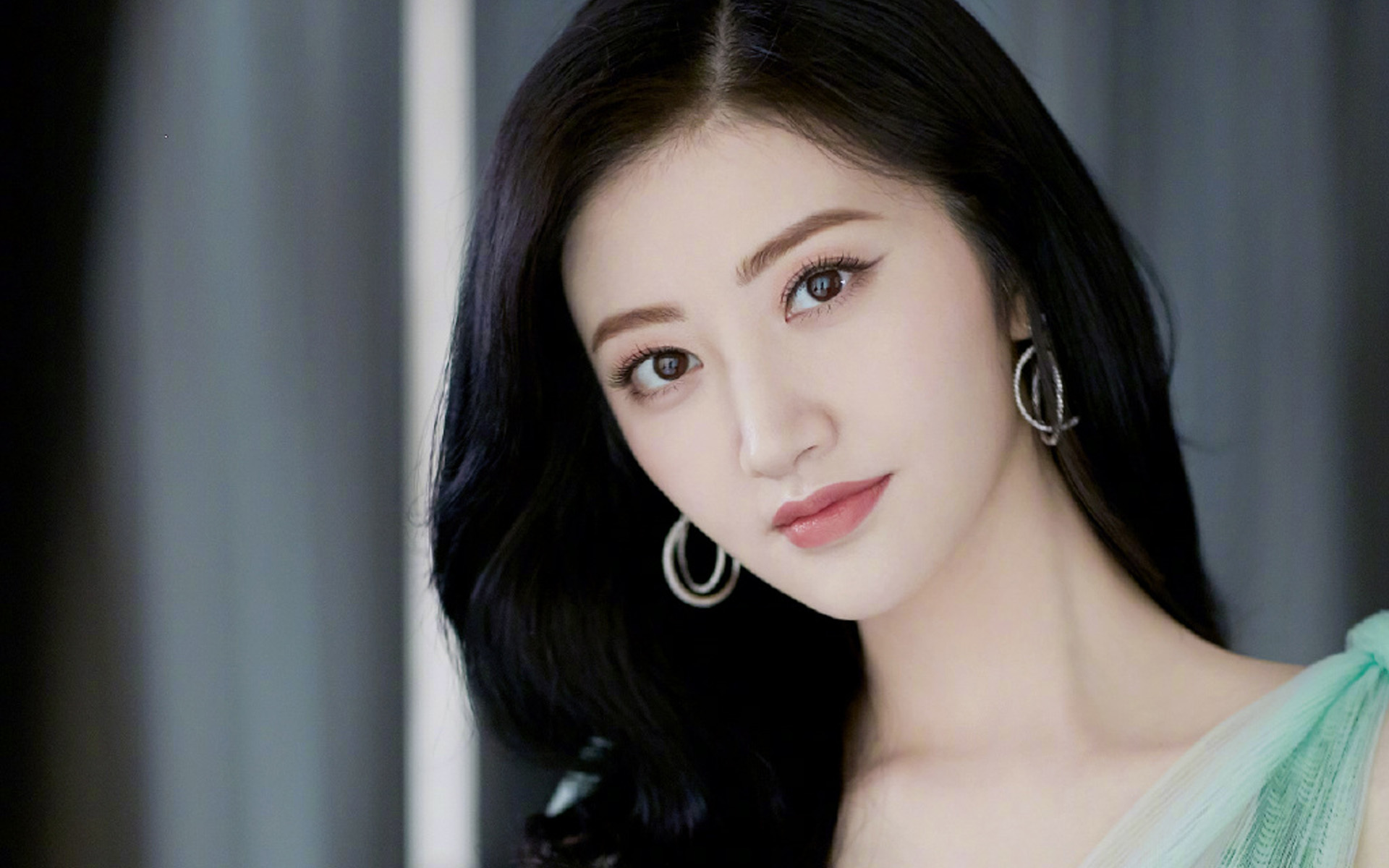 為什么瑞巴娜扎一入戲美貌就這么差？