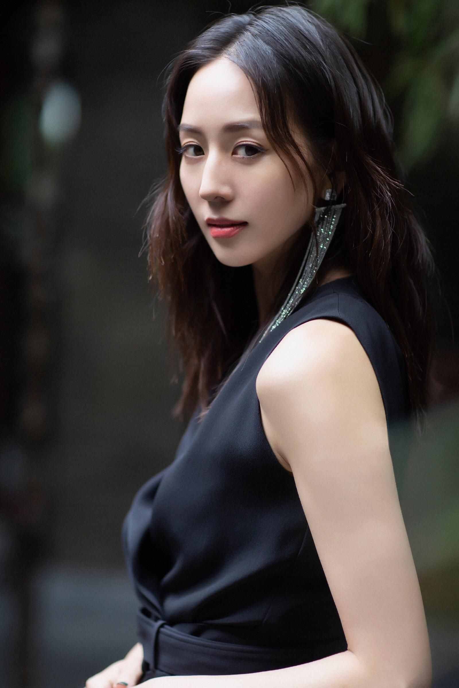 梁左的女兒很少暴露！田亮開了一個藝術展，表示了他的支持