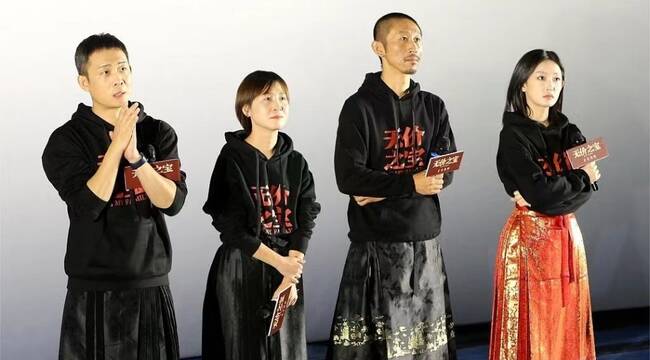 演員肖恩惹來爭議，聲稱兒子24小時(shí)開著手機(jī)，怕他天天在國外闖禍