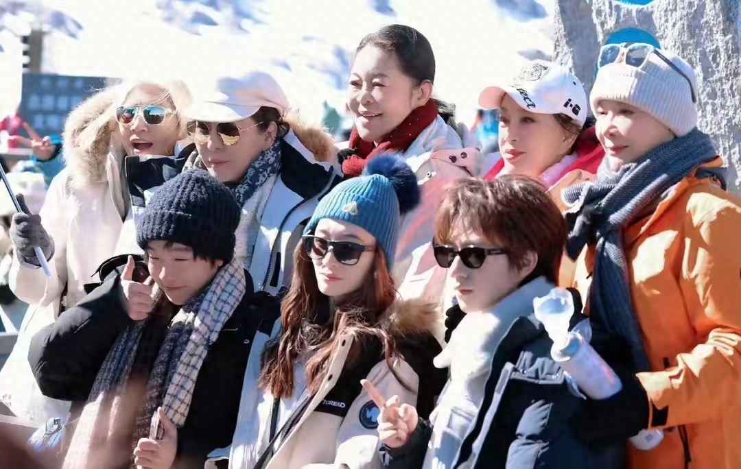 《駐站》邵桐：娶美女演員楊蕊為妻，年近50是女兒奴也是寵妻狂魔