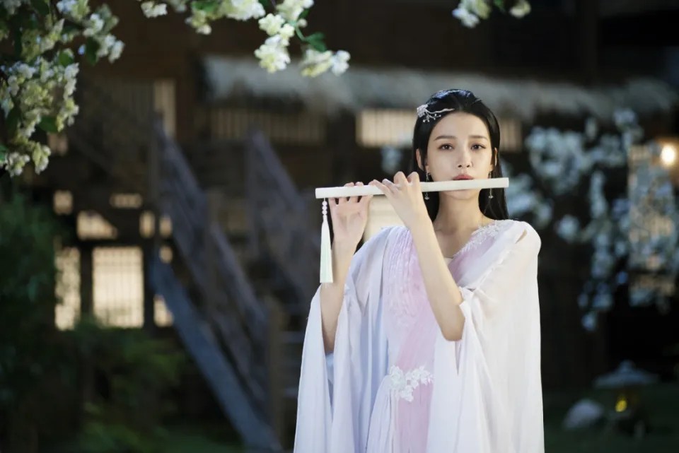 被曝與關曉彤分手，鹿晗深夜醉酒狀態差，陳赫直播回應很關鍵