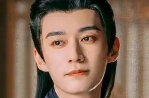 王一博憑何走紅？顏值實力并存 努力詮釋精彩人生