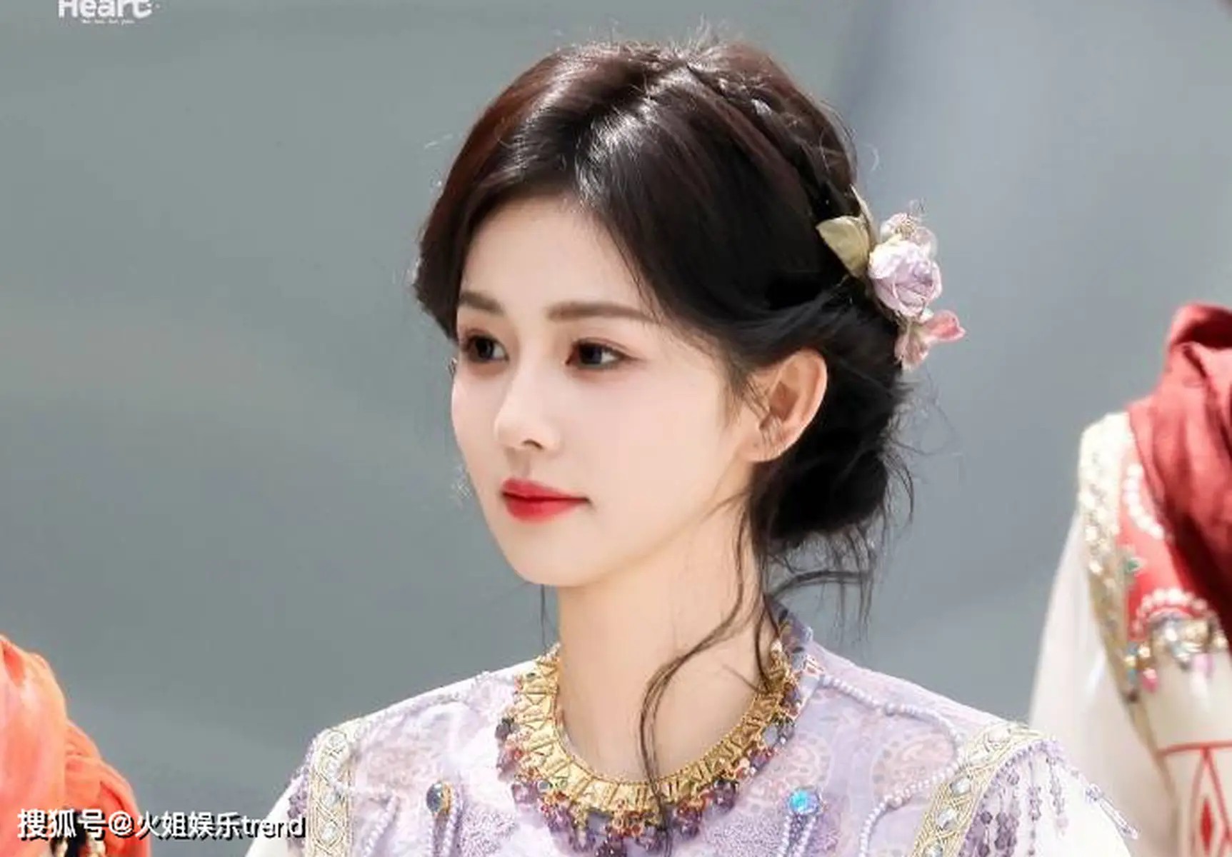 古天樂下月兩眼開刀，治療千度近視！林峯避談老婆疑用假貨手機殼