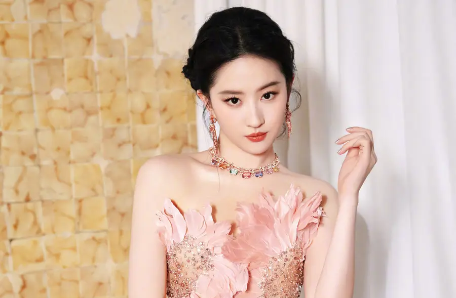 ?韓紅母親雍西去世，后事安排引爭(zhēng)議?