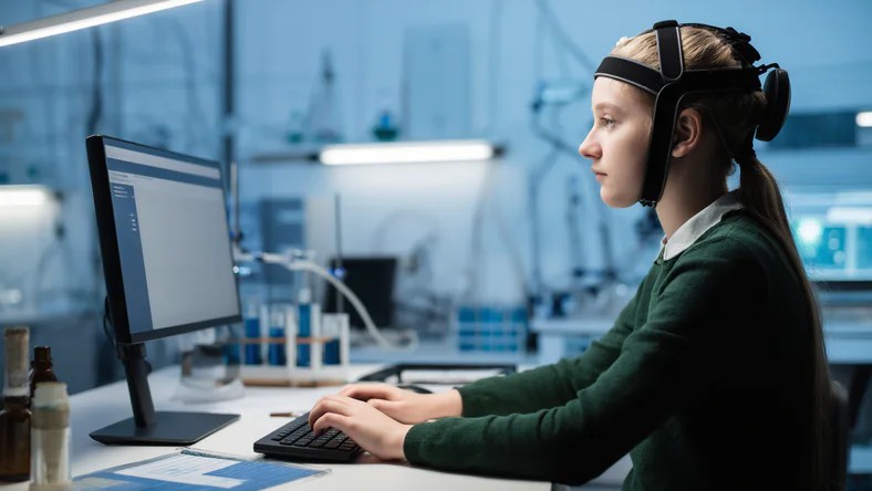 那爾那茜高考報名造假實錘，娛樂圈與教育公平再引熱議?