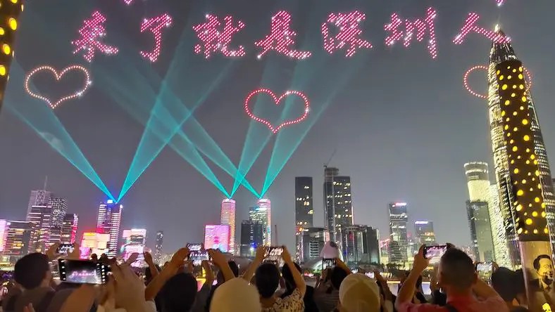 谷歌 Nano Banana 全網(wǎng)刷屏：起底背后的研發(fā)團隊與技術革命