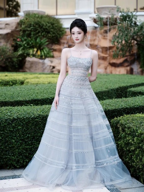 中秋白酒市場：茅臺“一枝獨秀”，行業傳“全面承壓”信號？