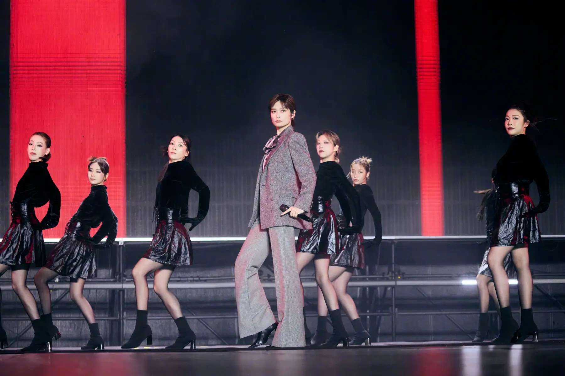 國際期金價格突破每盎司4000美元